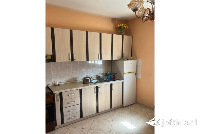 Shtepi me qera 2+1 ne Tirane - 450 Euro