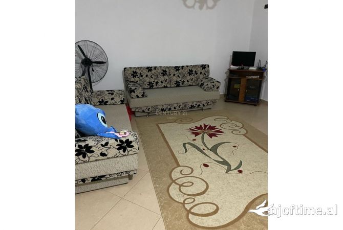 Shtepi me qera 2+1 ne Tirane - 430 Euro