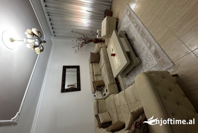 Jepet me qira apartamenti 2+1+2 prane Qendres