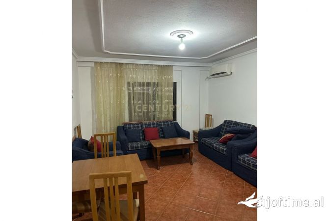 Jepet me Qira apartament 2+1+2 ne Porcelan