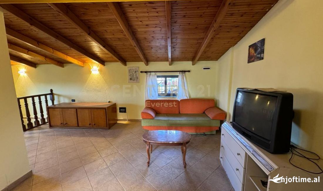 Shtepi ne shitje Apartament ne Tirane, 2+1, Mobilimi E mobiluar, Pagesa 160,000  Euro.