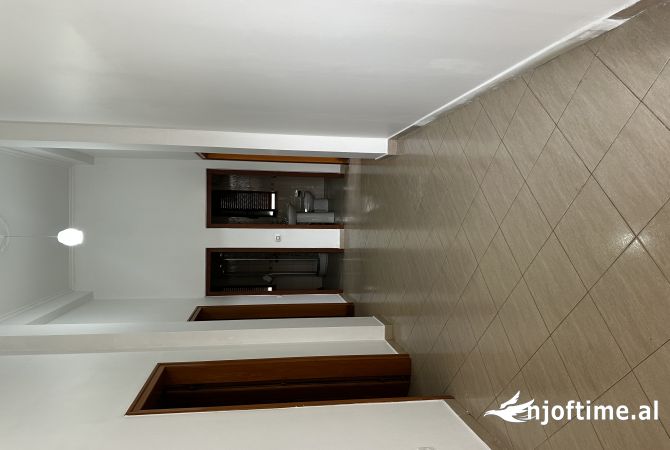 Shtepi me qera 2+1 ne Tirane - 500 Euro
