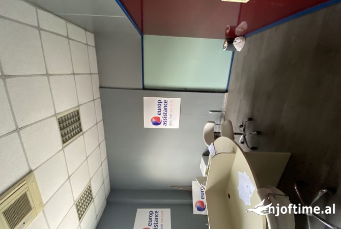 Ambient biznesi me qera 3+1 ne Tirane - 35,000 Leke