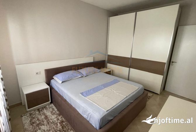 Shtepi me qera Apartament ne Tirane, 2+1, Mobilimi E mobiluar, Pagesa 700  Euro.