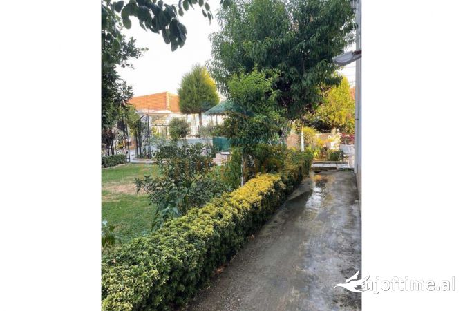 Shtepi me qera Shtepi Private ne Tirane, 2+1, Mobilimi E mobiluar, Pagesa 500  Euro.