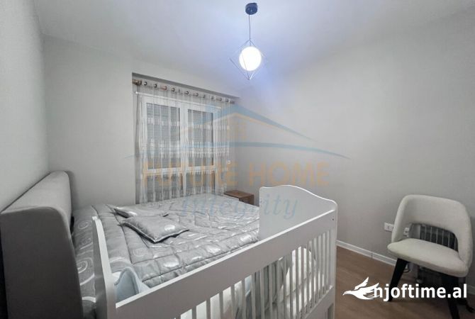 Shtepi ne shitje Apartament ne Tirane, 2+1, Mobilimi E mobiluar, Pagesa 143,000  Euro.