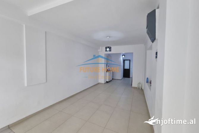 Ambient biznesi me qera 1+1 ne Tirane - 123,540 Euro