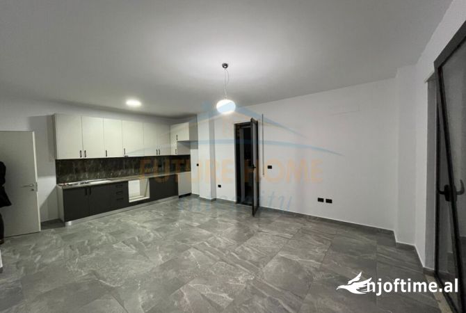 Shtepi me qera Apartament ne Tirane, 2+1, Mobilimi Bosh, pa mobiluar, Pagesa 450  Euro.