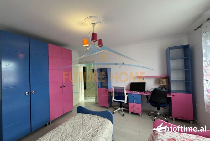 Shtepi ne shitje Apartament ne Tirane, 3+1, Mobilimi E mobiluar, Pagesa 155,000  Euro.