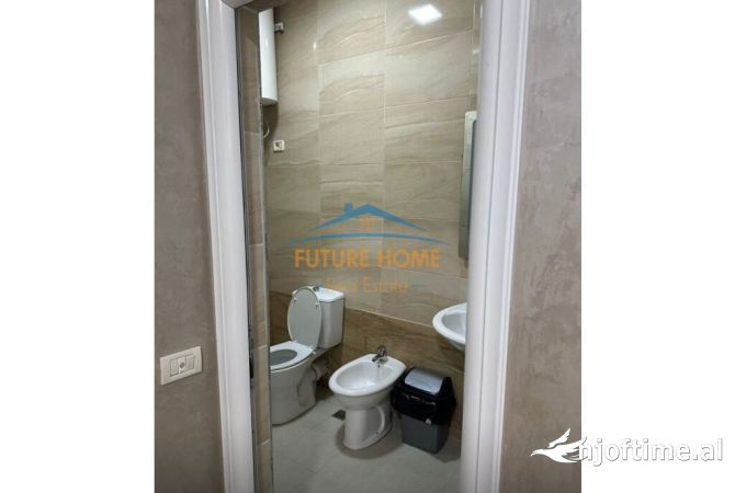 Shtepi me qera Apartament ne Tirane, 3+1, Mobilimi E mobiluar, Pagesa 800  Euro.