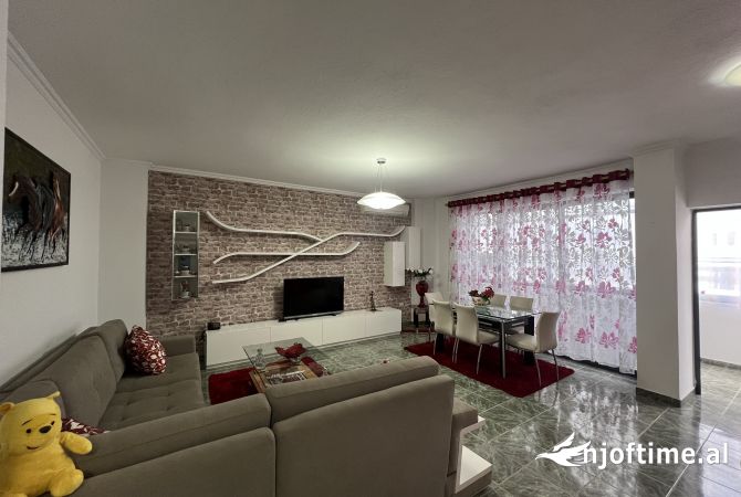 Shtepi me qera 2+1 ne Tirane - 650 Euro