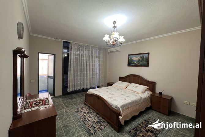 Shtepi me qera Apartament ne Tirane, 2+1, Mobilimi E mobiluar, Pagesa 650  Euro.