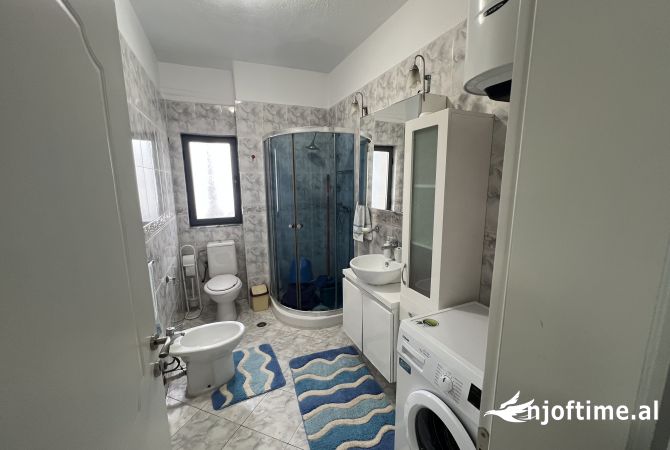 Shtepi me qera Apartament ne Tirane, 2+1, Mobilimi E mobiluar, Pagesa 650  Euro.