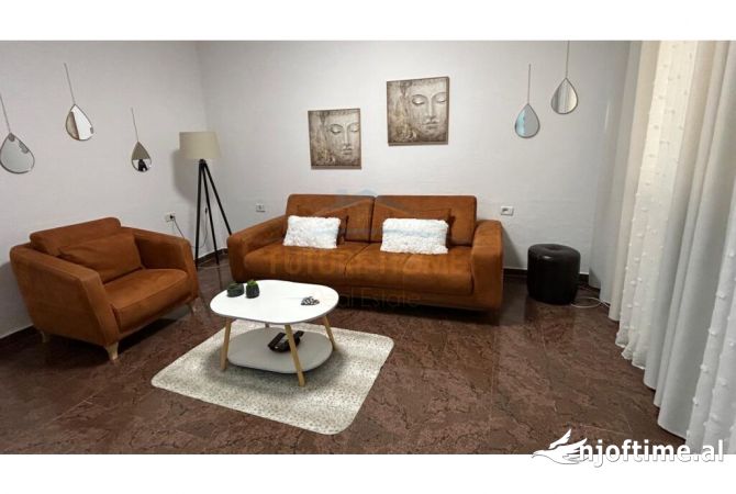 Shtepi me qera 2+1 ne Tirane - 550 Euro