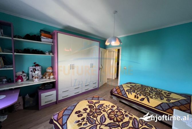 Shtepi ne shitje Apartament ne Tirane, 3+1, Mobilimi E mobiluar, Pagesa 230,000  Euro.