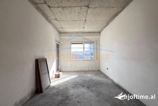 Shtepi ne shitje Apartament ne Tirane, 2+1, Mobilimi Bosh, pa mobiluar, Pagesa 155,500  Euro.