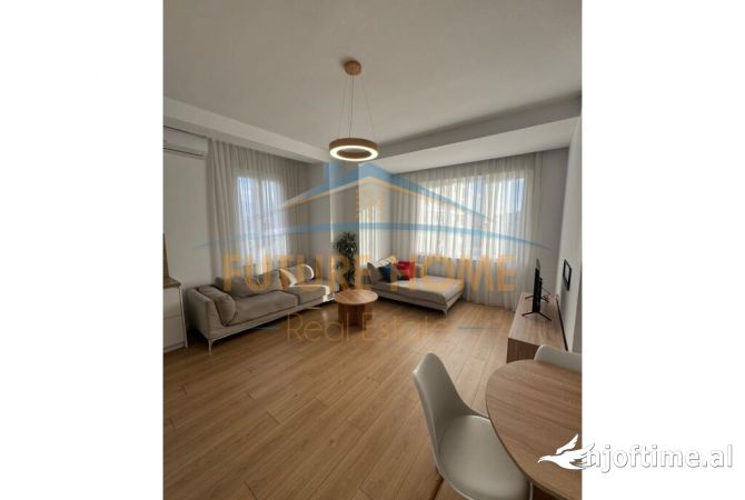 Shtepi me qera 2+1 ne Tirane - 1,000 Euro