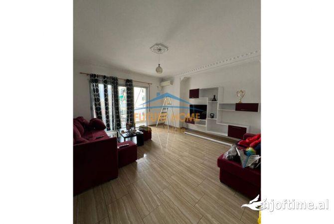 Shtepi me qera 2+1 ne Tirane - 800 Euro
