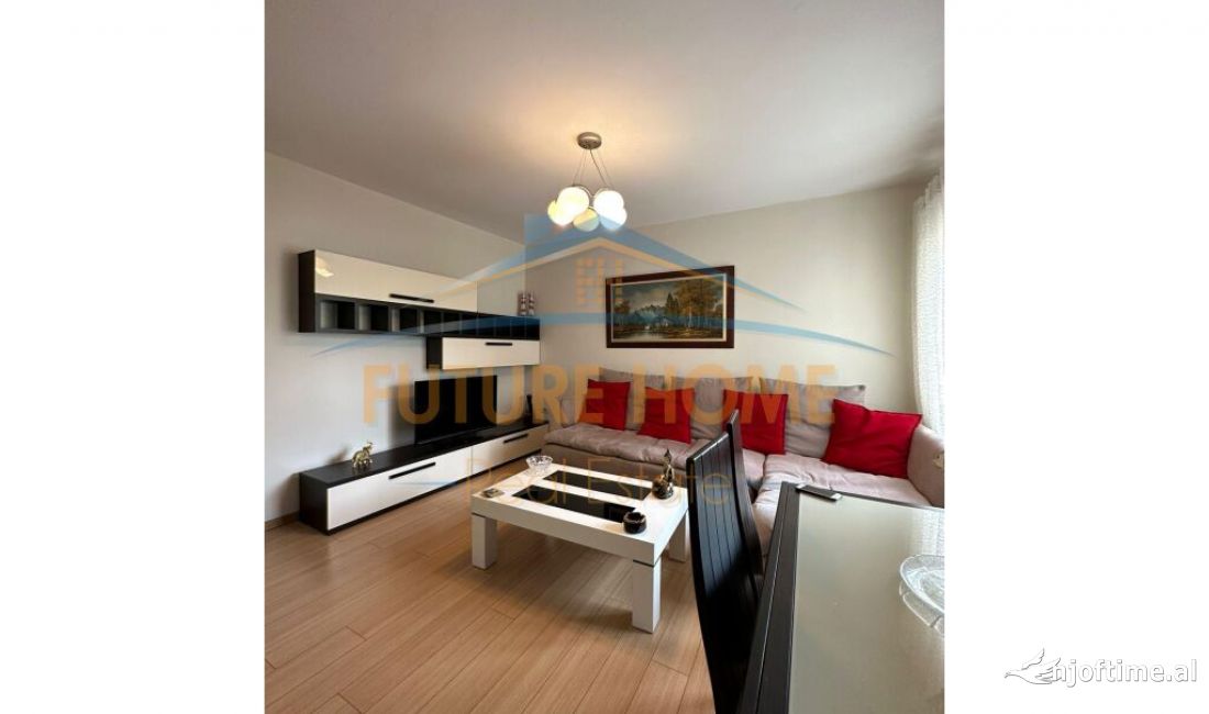 Shtepi me qera Apartament ne Tirane, 2+1, Mobilimi E mobiluar, Pagesa 700  Euro.