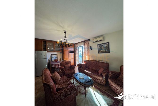 Shtepi me qera 2+1 ne Tirane - 700 Euro