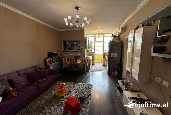 Shtepi me qera 2+1 ne Tirane - 400 Euro