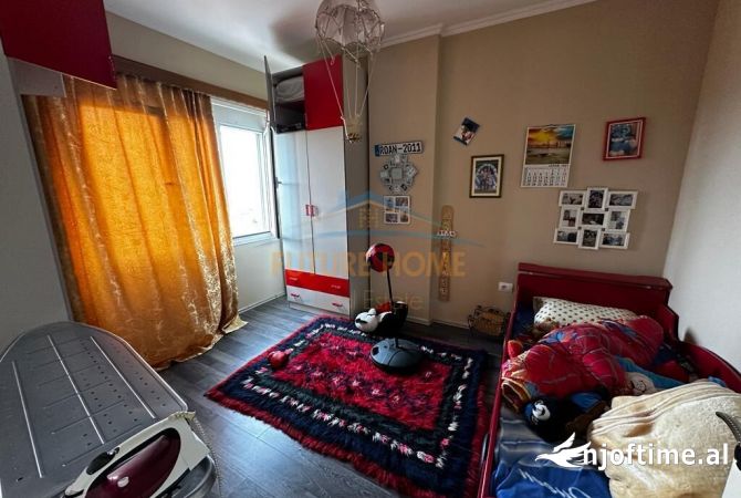 Shtepi me qera Apartament ne Tirane, 2+1, Mobilimi E mobiluar, Pagesa 400  Euro.