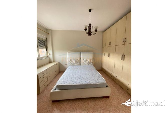Shtepi me qera Apartament ne Tirane, 1+1, Mobilimi E mobiluar, Pagesa 700  Euro.