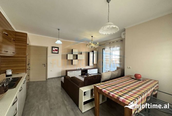 Shtepi me qera 2+1 ne Tirane - 450 Euro