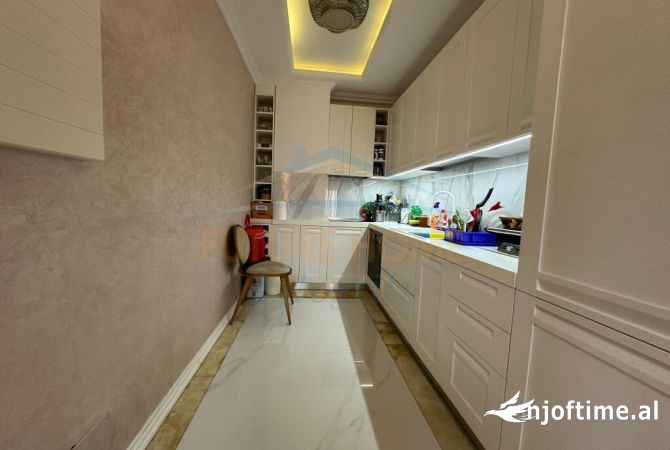 Shtepi me qera Apartament ne Tirane, 2+1, Mobilimi E mobiluar, Pagesa 650  Euro.