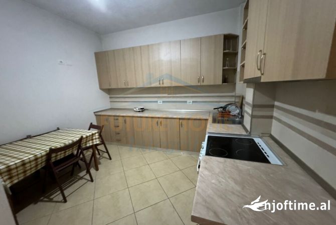 Shtepi me qera 3+1 ne Tirane - 420 Euro