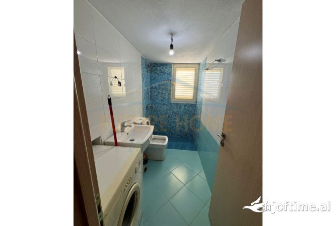 Shtepi me qera Apartament ne Tirane, 3+1, Mobilimi E mobiluar, Pagesa 420  Euro.