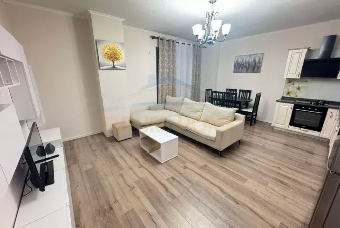 Shtepi me qera 2+1 ne Tirane - 450 Euro