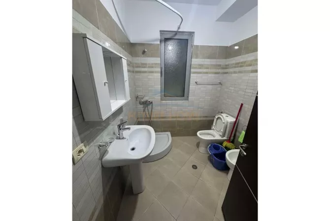 Shtepi me qera 2+1 ne Tirane - 450 Euro