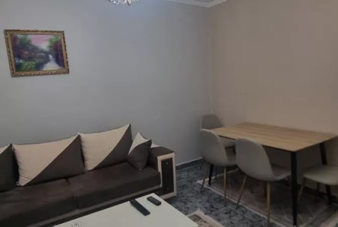 Shtepi me qera 2+1 ne Tirane - 700 Euro
