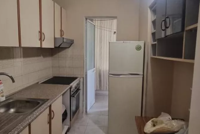 Shtepi me qera Apartament ne Tirane, 2+1, Mobilimi E mobiluar, Pagesa 700  Euro.