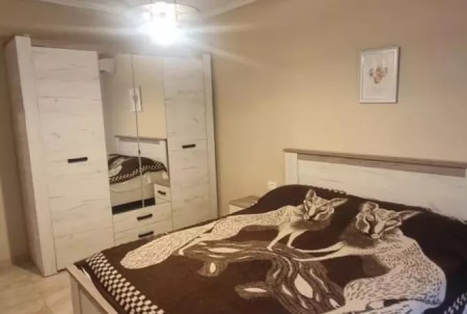 Shtepi me qera Apartament ne Tirane, 2+1, Mobilimi E mobiluar, Pagesa 700  Euro.