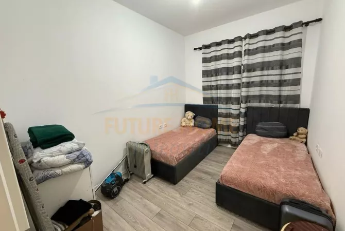 Shtepi ne shitje Apartament ne Tirane, 2+1, Mobilimi E mobiluar, Pagesa 140,000  Euro.