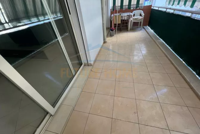 Shtepi ne shitje Apartament ne Tirane, 2+1, Mobilimi E mobiluar, Pagesa 190,000  Euro.