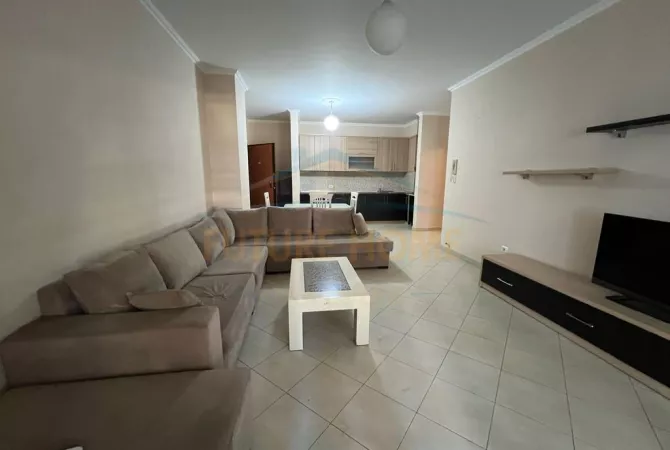 Shtepi ne shitje Apartament ne Tirane, 2+1, Mobilimi E mobiluar, Pagesa 190,000  Euro.