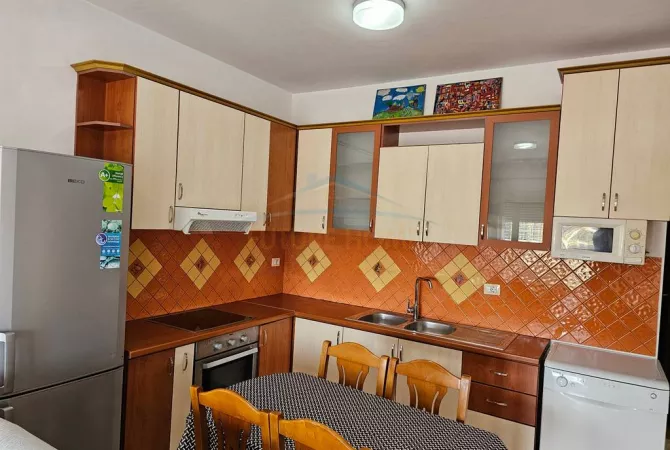 Shtepi me qera 2+1 ne Tirane - 650 Euro