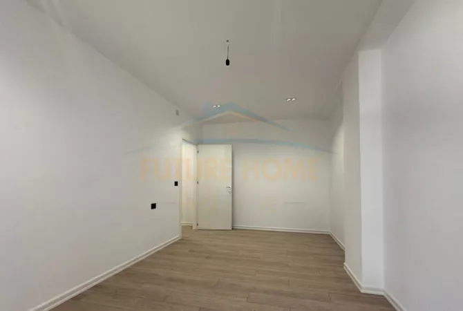 Shtepi ne shitje Apartament ne Tirane, 2+1, Mobilimi E mobiluar, Pagesa 130,000  Euro.