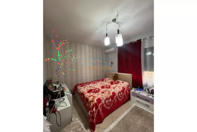 Shtepi ne shitje Apartament ne Tirane, 2+1, Mobilimi E mobiluar, Pagesa 260,000  Euro.