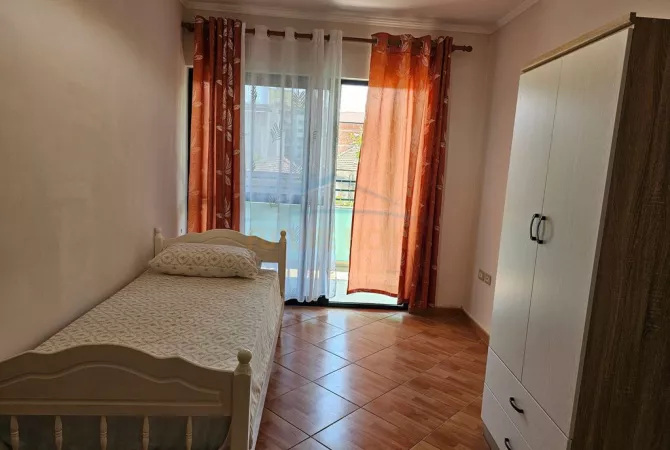 Shtepi me qera Apartament ne Tirane, 2+1, Mobilimi E mobiluar, Pagesa 600  Euro.