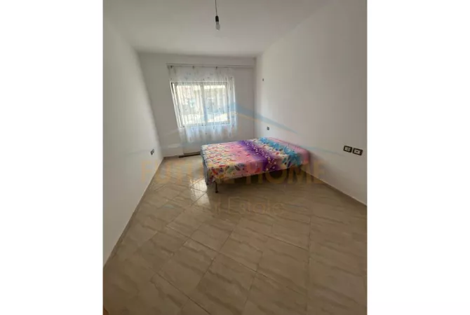Shtepi ne shitje Apartament ne Tirane, 2+1, Mobilimi E mobiluar, Pagesa 80,000  Euro.