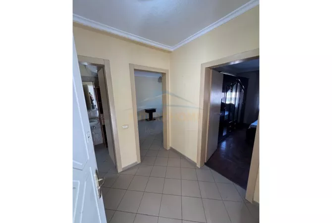 Shtepi ne shitje Apartament ne Tirane, 1+1, Mobilimi E mobiluar, Pagesa 105,000  Euro.