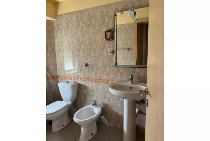 Shtepi ne shitje Apartament ne Tirane, 1+1, Mobilimi E mobiluar, Pagesa 105,000  Euro.