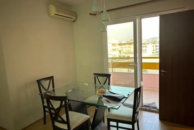 Shtepi me qera Apartament ne Tirane, 2+1, Mobilimi E mobiluar, Pagesa 750  Euro.