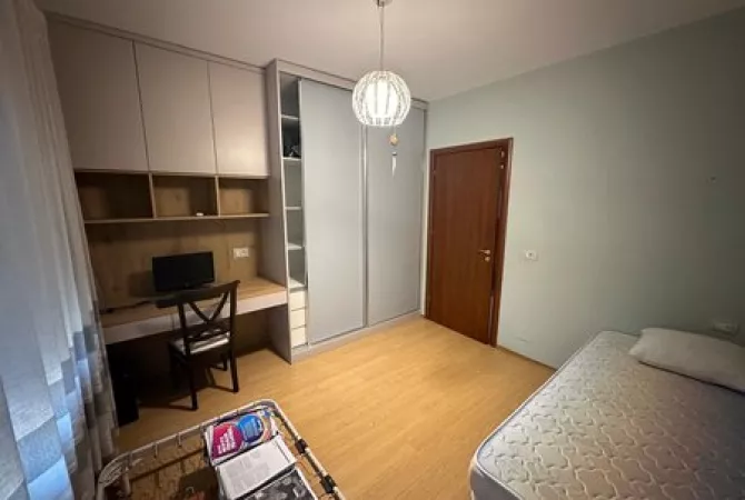 Shtepi me qera Apartament ne Tirane, 2+1, Mobilimi E mobiluar, Pagesa 750  Euro.