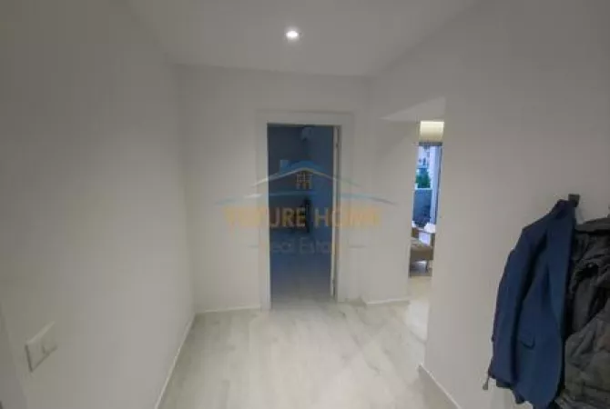 Shtepi ne shitje Apartament ne Tirane, 1+1, Mobilimi E mobiluar, Pagesa 165,000  Euro.