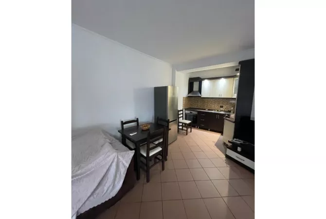 Shtepi me qera 2+1 ne Tirane - 700 Euro